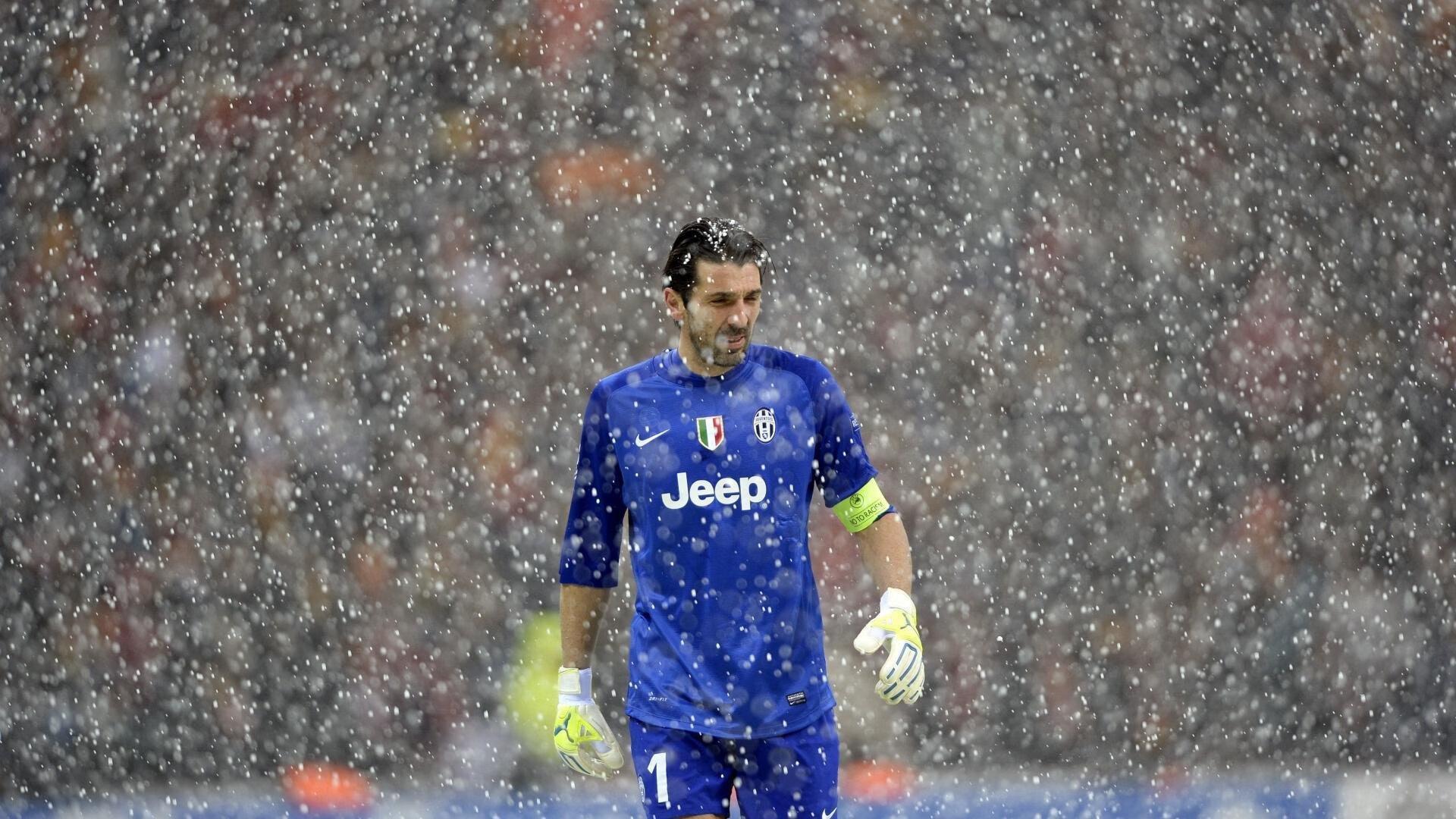 20亿欧元巅峰对决，皇家马德里与巴塞罗那的世纪之战能否再续传奇？